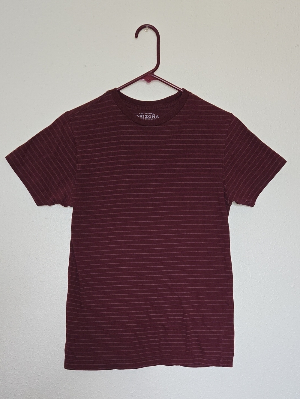 Arizona Jean Company Men’s Maroon Thin-Stripe Short Sleeve Tee
